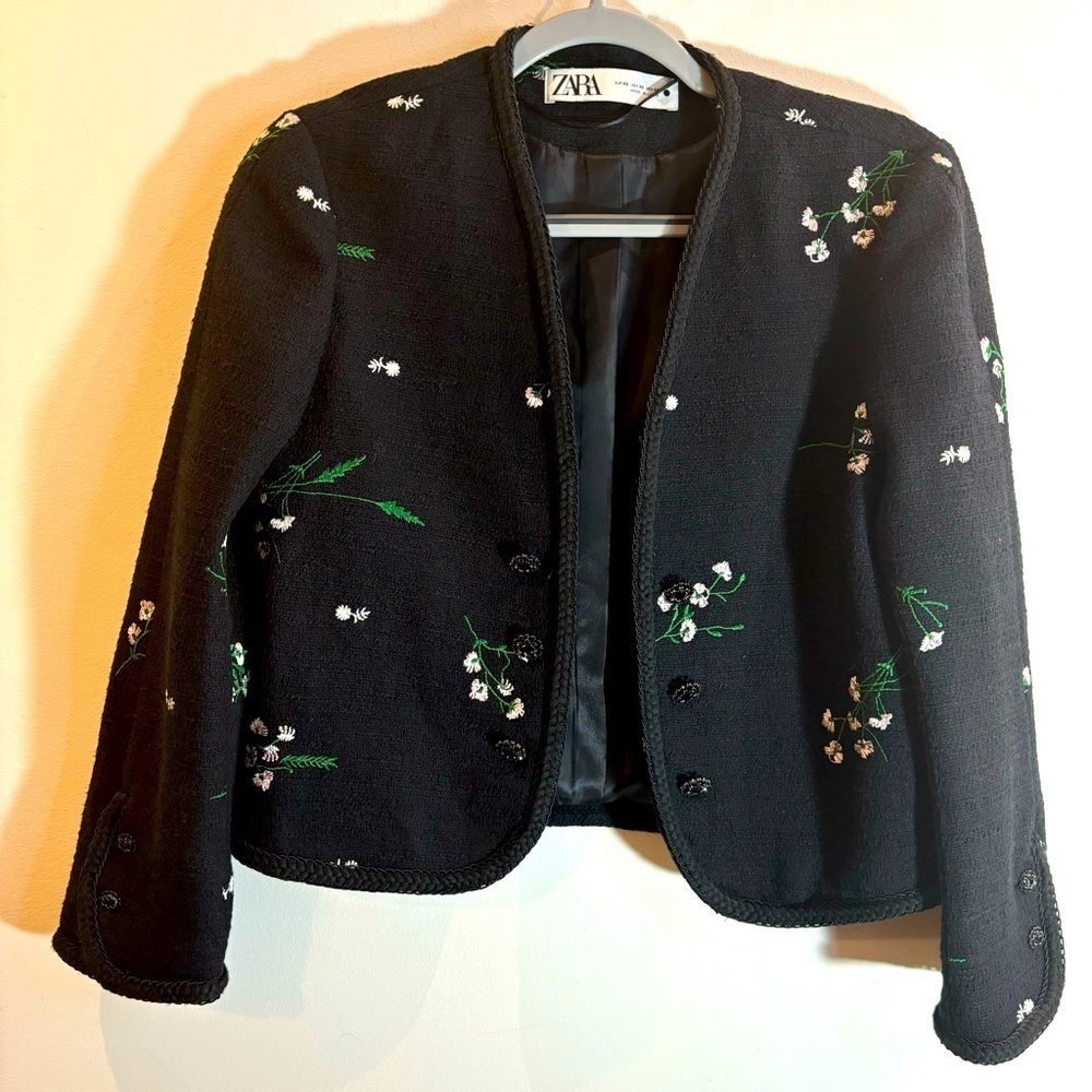 ZARA Sz XS Blazer Oversized Embroidered Floral Tweed Style Cropped Statement